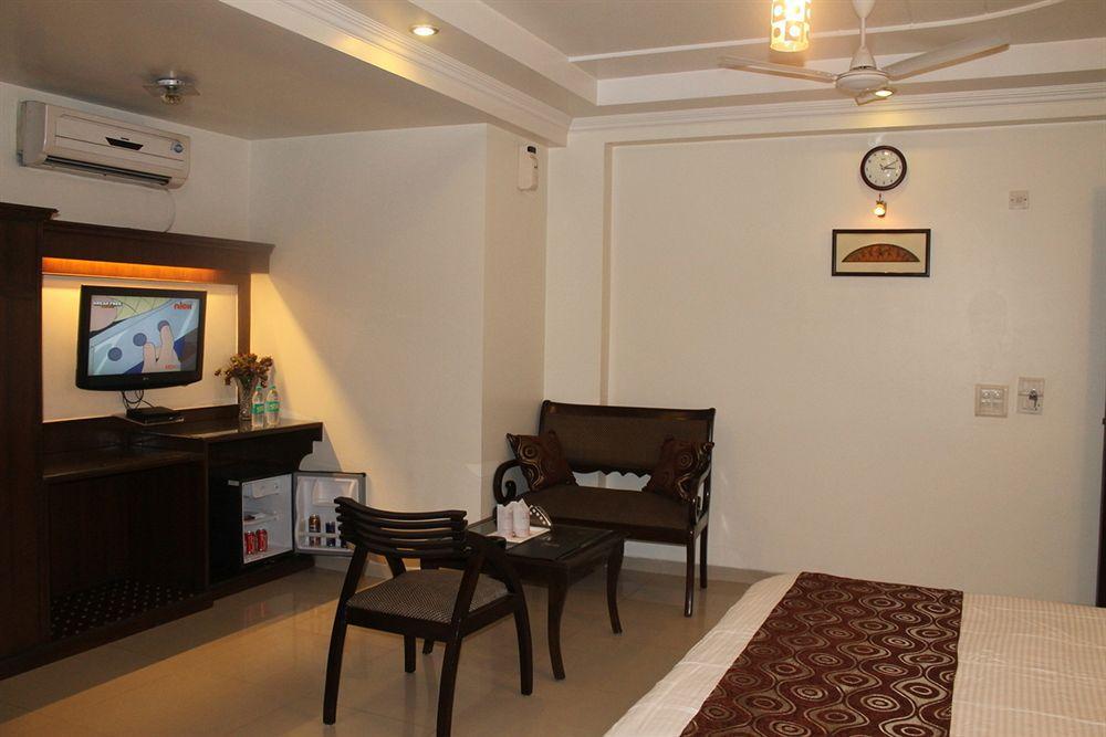 Hotel Shipra International New Delhi Exterior photo