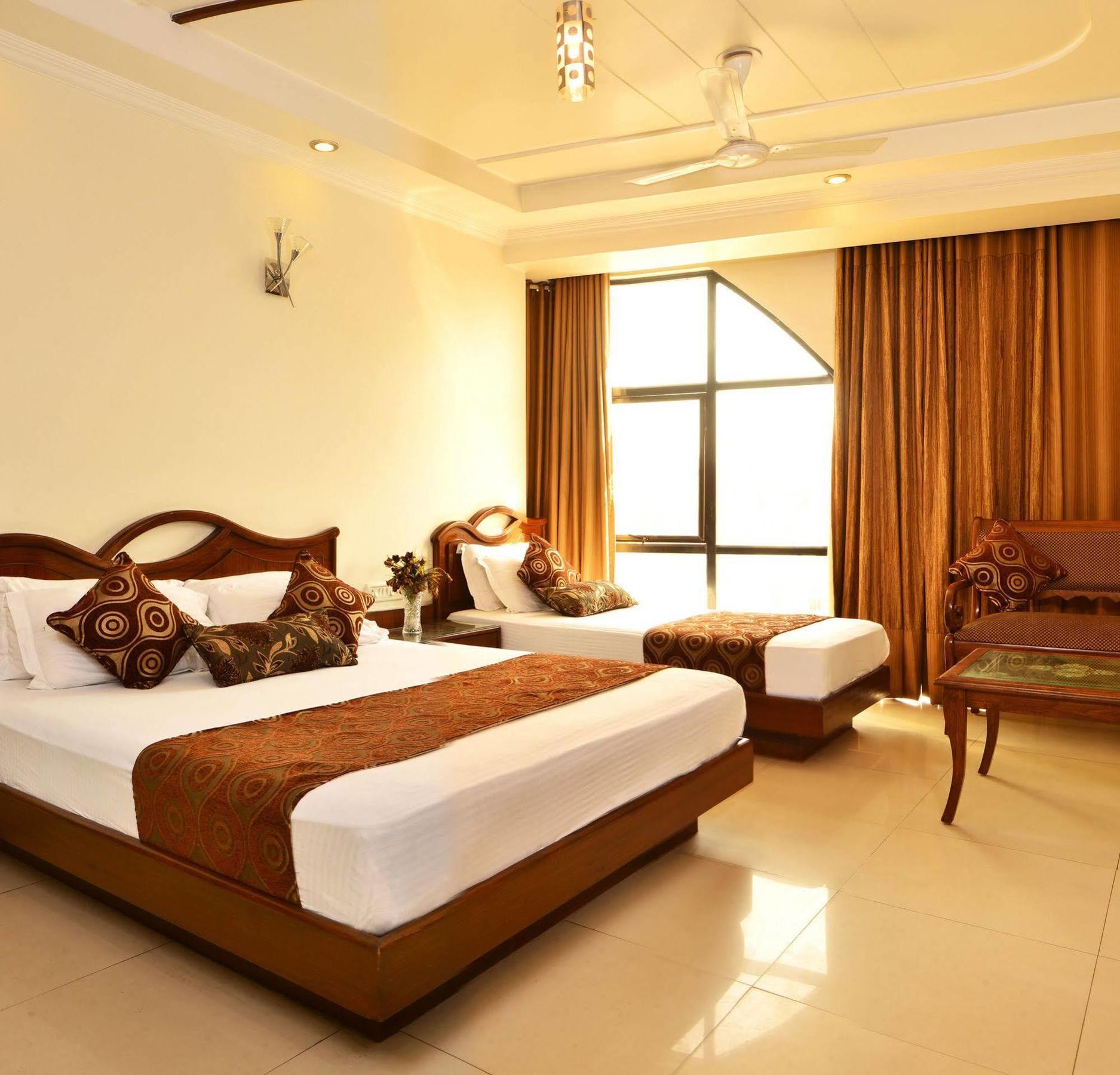 Hotel Shipra International New Delhi Exterior photo