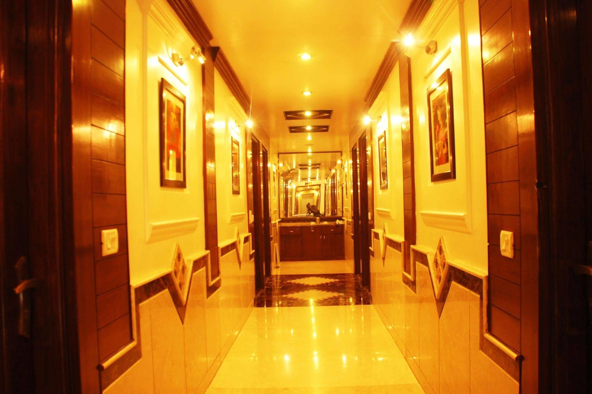 Hotel Shipra International New Delhi Exterior photo
